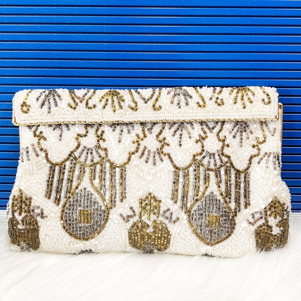 Vintage Gold-Pewter-White Beaded Clutch. - Picture 2 of 13